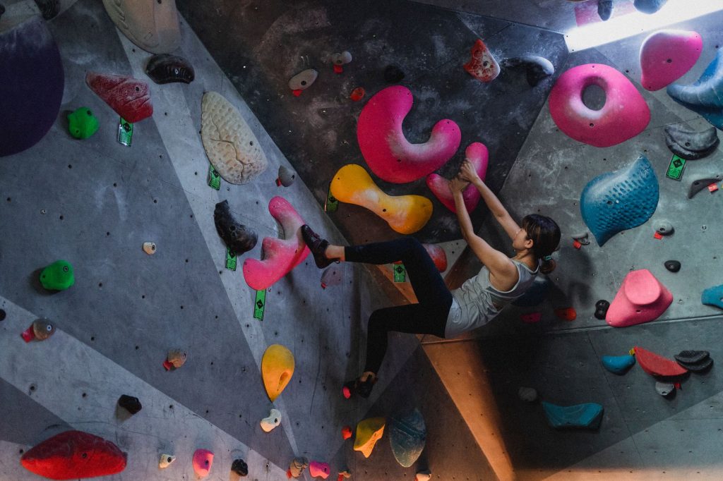 5 кроків, щоб почати боулдеринг: покроковий план для новачків