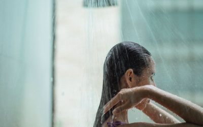 Як обрати догляд за волоссям під твердість води