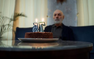 Душевні привітання з днем народження чоловіку: топ-16 побажань від серця