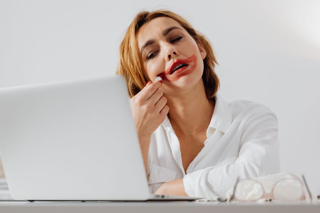 Як зробити макіяж, який триватиме до вечора