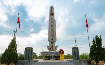 Листівки до 9 травня: теплі слова пам'яті, миру та подяки