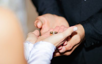 Привітання на весілля своїми словами до сліз: найзворушливіші слова для молодят