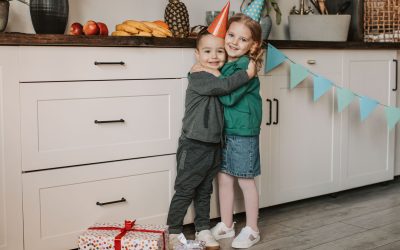 Привітання з днем народження брату від брата: щирі слова підтримки