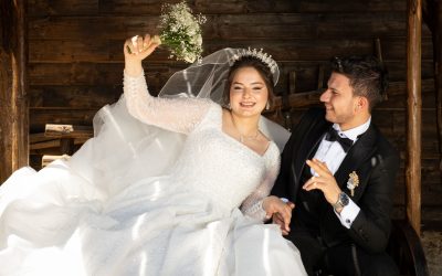 Привітання з весіллям своїми словами: щирі побажання молодятам