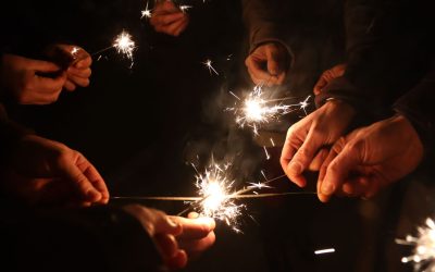 Привітання з Новим роком подрузі: чарівні слова під бій курантів