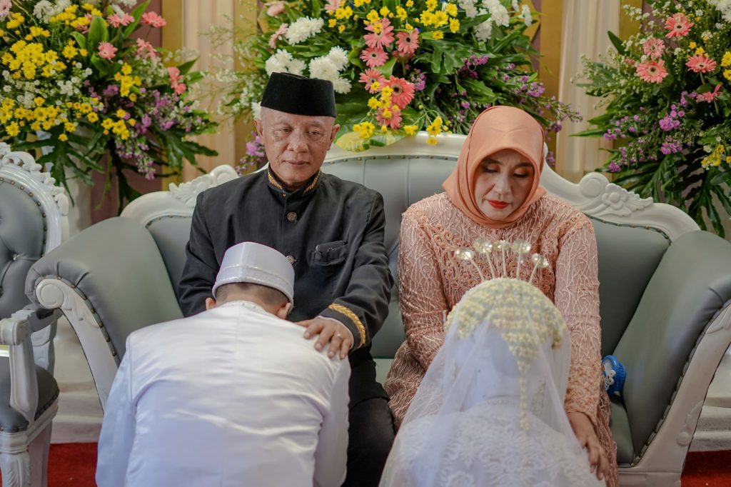 З днем народження, хрещений: щирі привітання дорогій людині