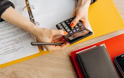 З Днем бухгалтера: листівки та теплі привітання для тих, хто тримає цифри