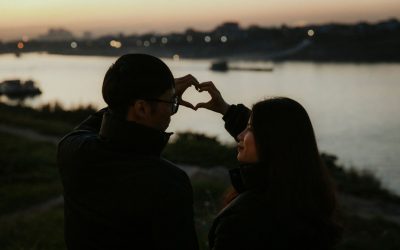 Вірші про кохання до чоловіка на відстані: рядки, що з'єднують серця