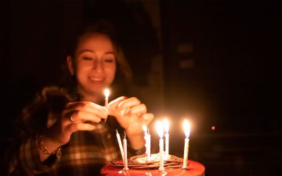Зворушливе вітання з днем народження своїми словами: 16 варіантів від серця