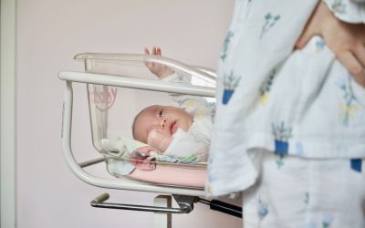 Привітання з народженням сина своїми словами: щирі побажання молодій сім'ї